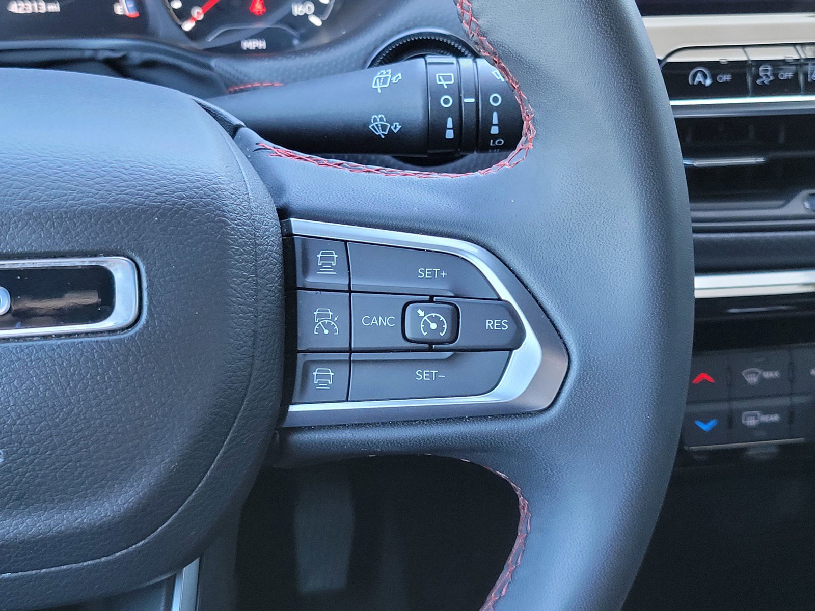 2024 Jeep Compass Trailhawk photo 23