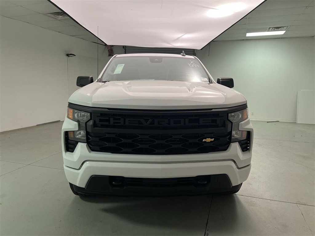 2026 Chevrolet Silverado 1500 Custom photo 2