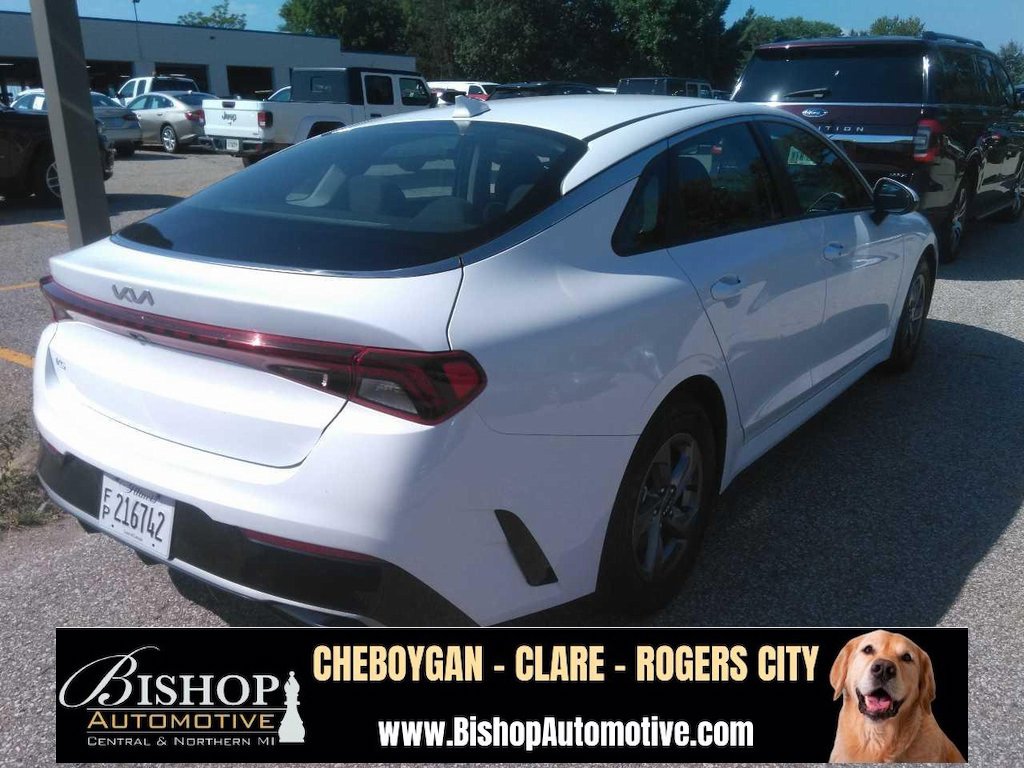 2023 Kia K5 LXS photo 2