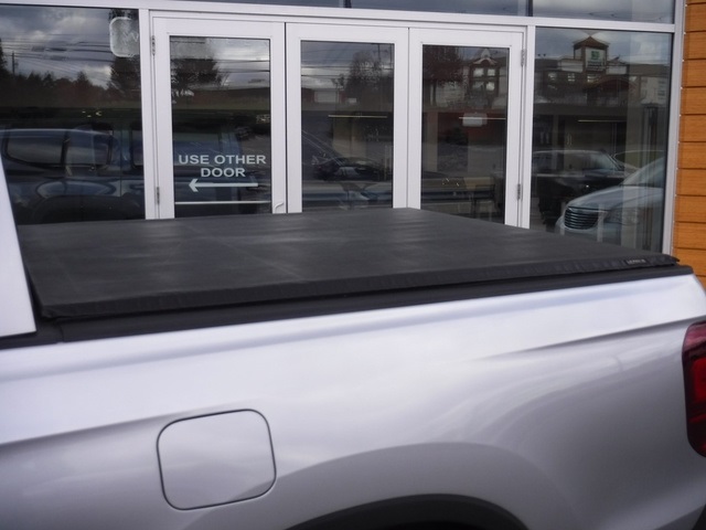 2017 Honda Ridgeline RTL-T photo 3