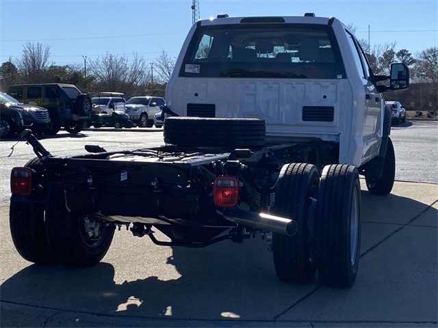 2025 Ford F-550 photo 4