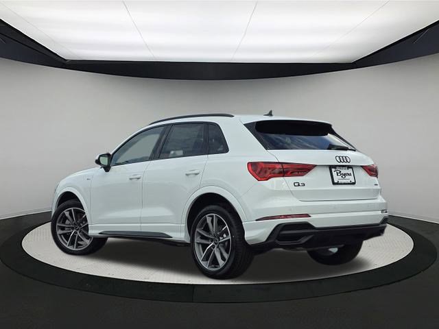 2025 Audi Q3 S line Premium photo 4