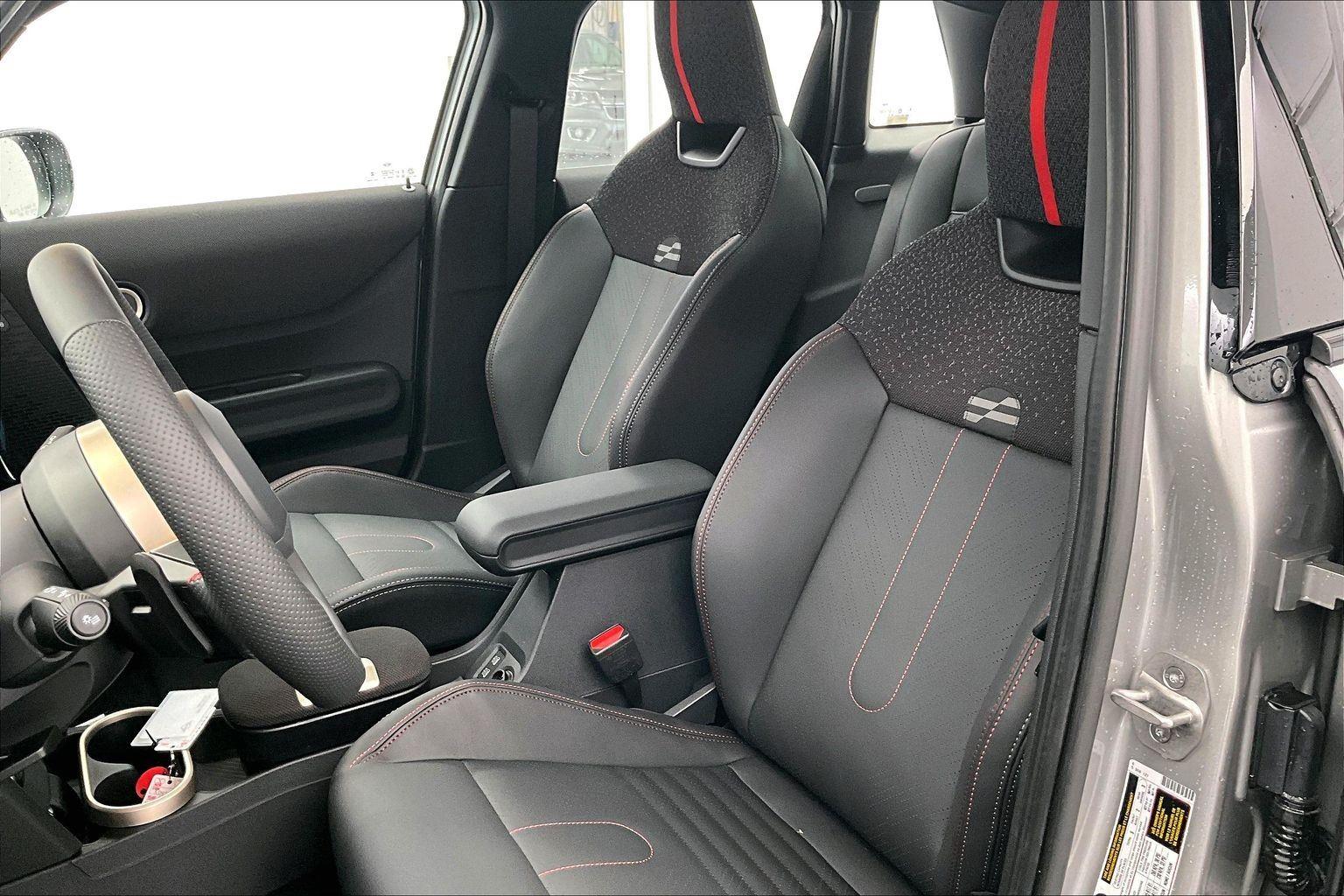 2026 Mini Cooper 4 Door Hardtop S Iconic photo 4