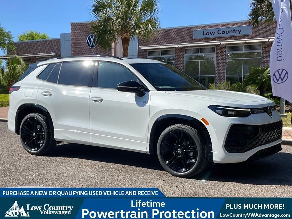 2026 Volkswagen Tiguan SE R-LINE BLACK's photo