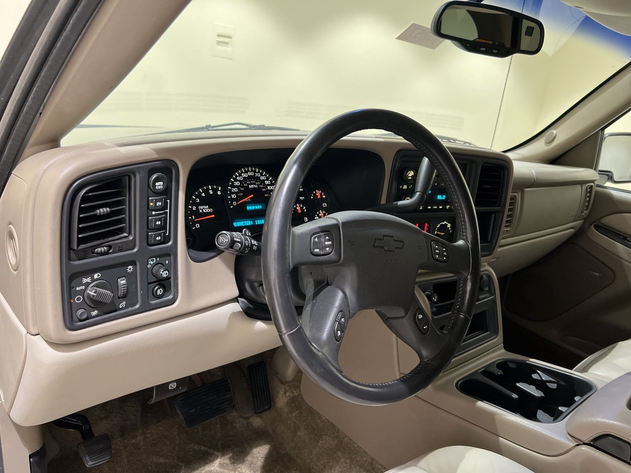 2003 Chevrolet Suburban Z71 photo 42