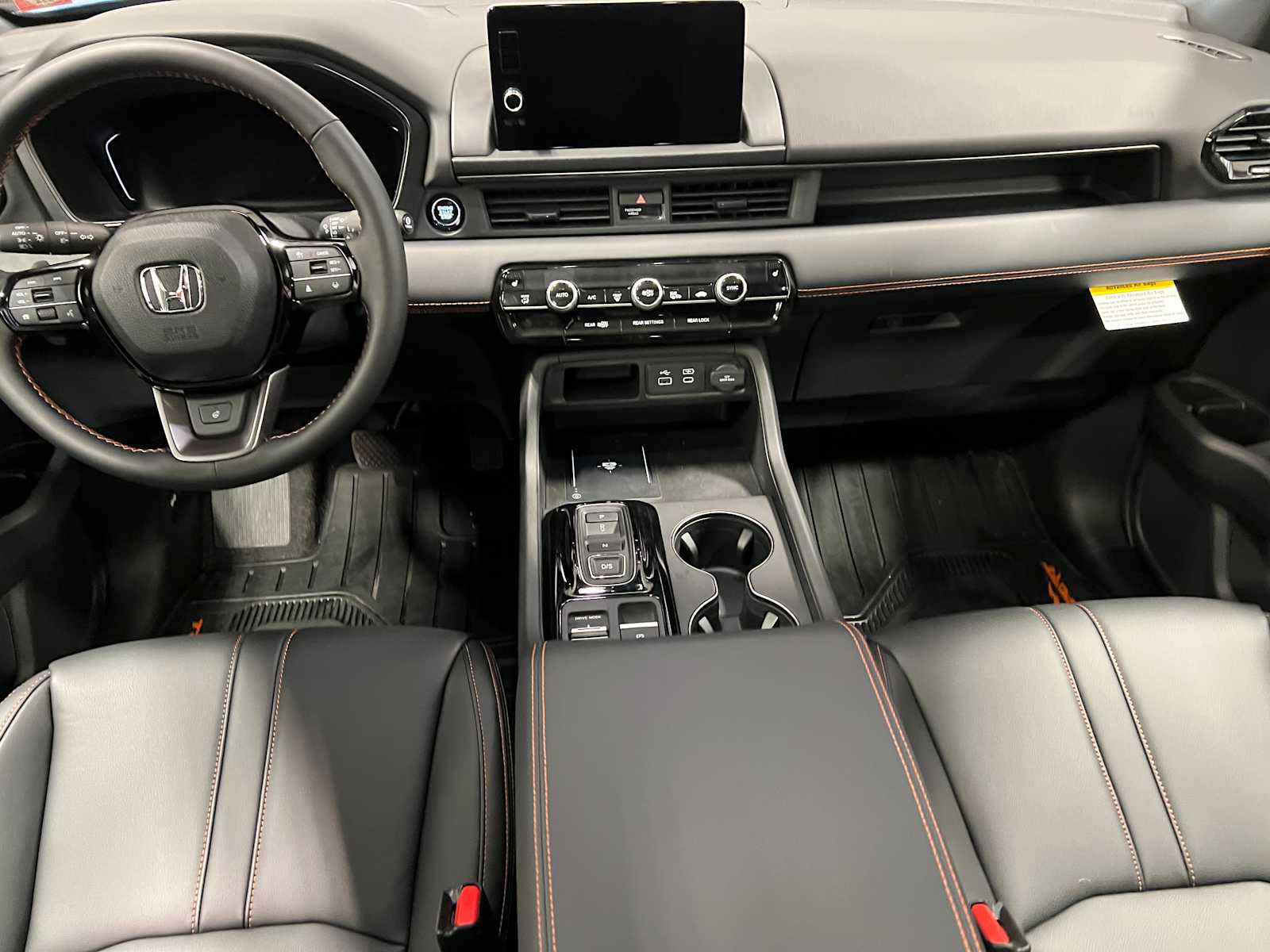 2025 Honda Pilot TrailSport photo 10