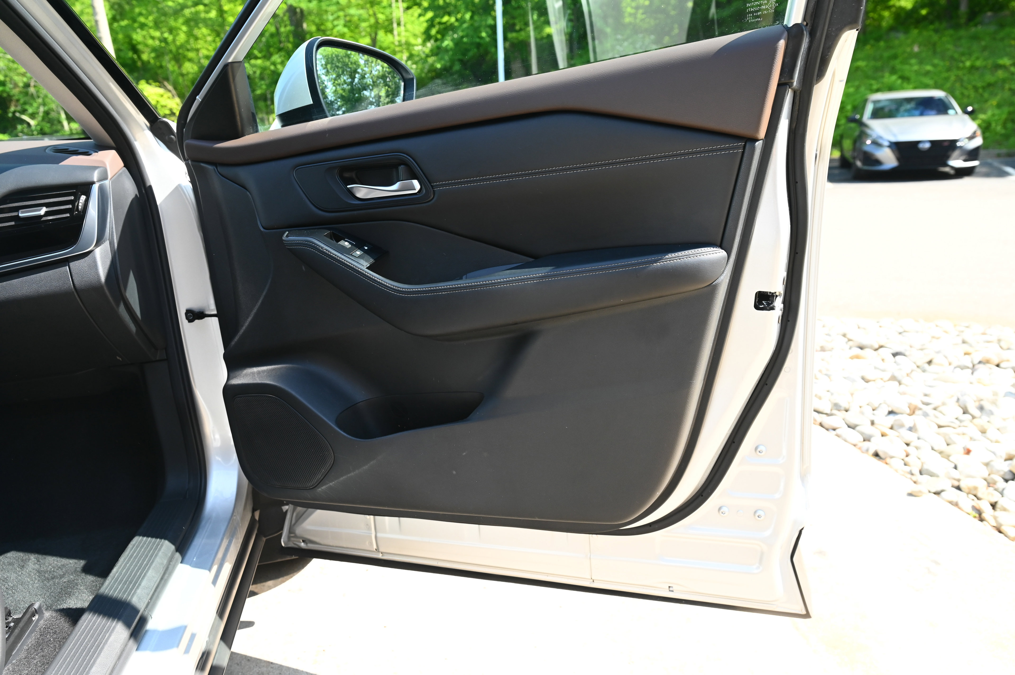 2022 Nissan Rogue SL photo 16