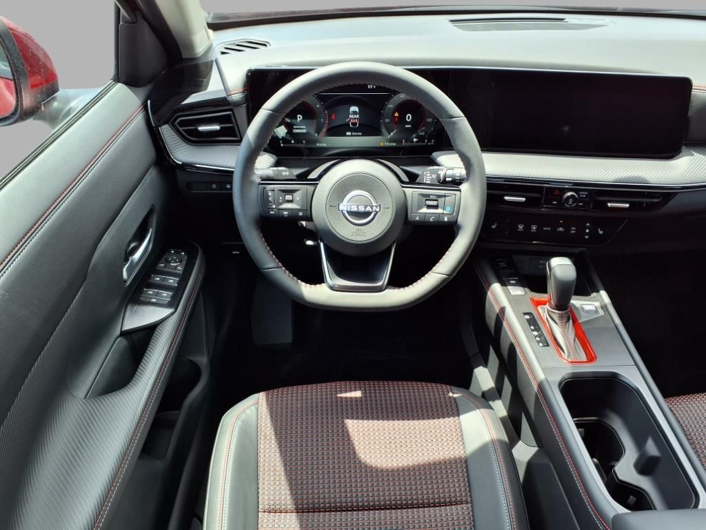 2025 Nissan Kicks SR photo 3