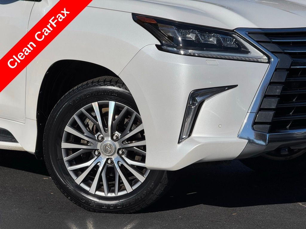 2019 Lexus LX 570 photo 3