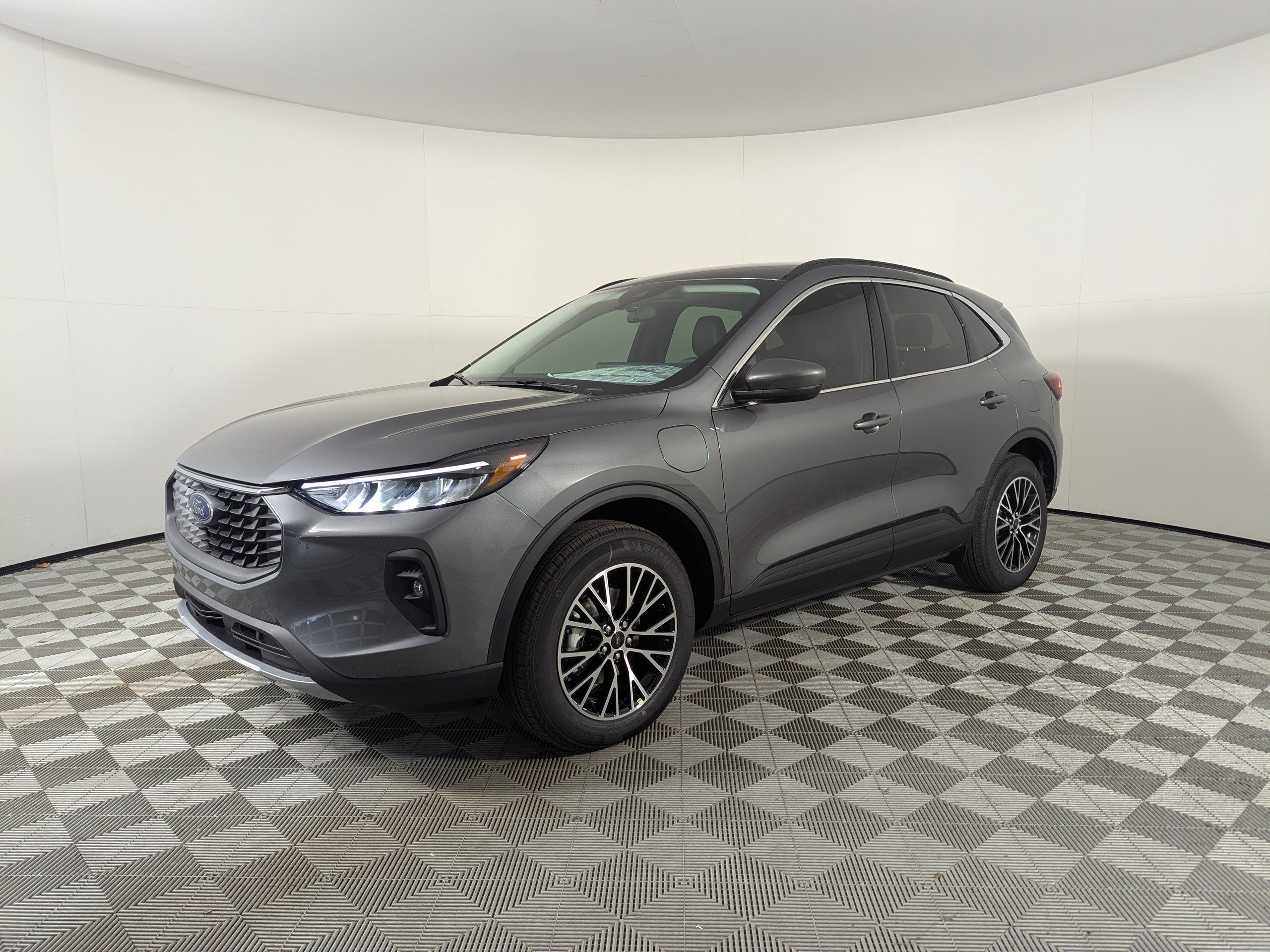 2025 Ford Escape photo 3