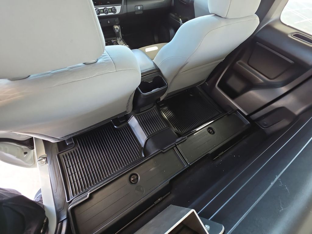2018 Toyota Tacoma SR photo 21