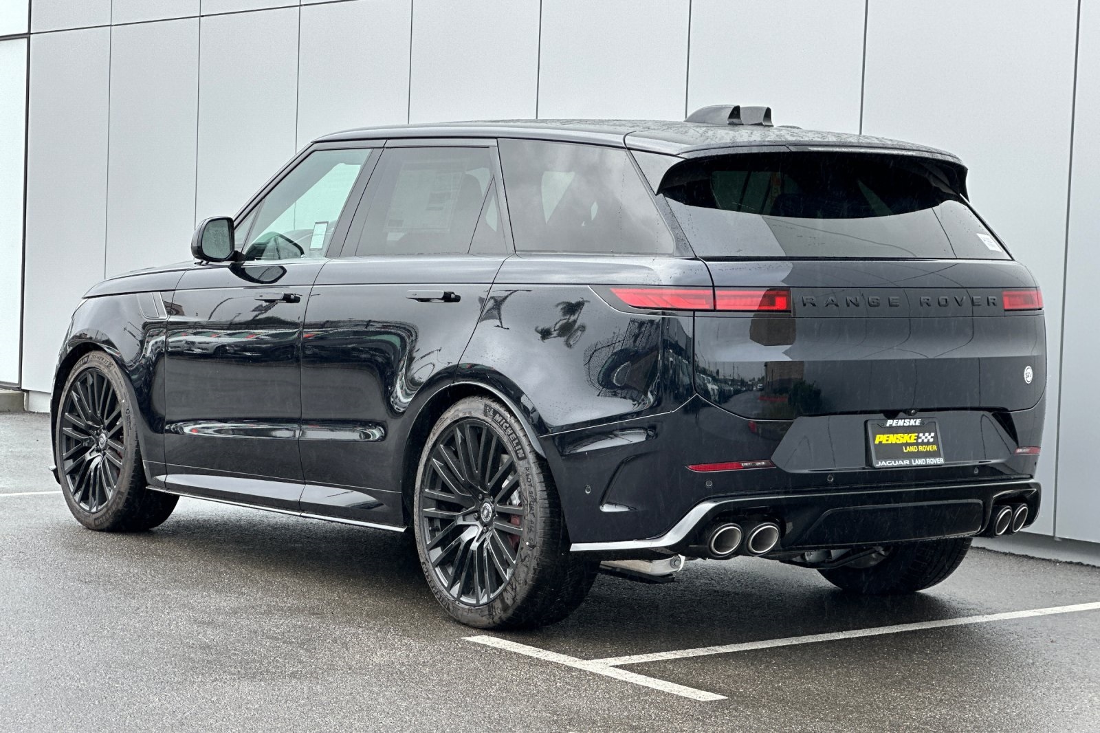 2025 Land Rover Range Rover Sport photo 2