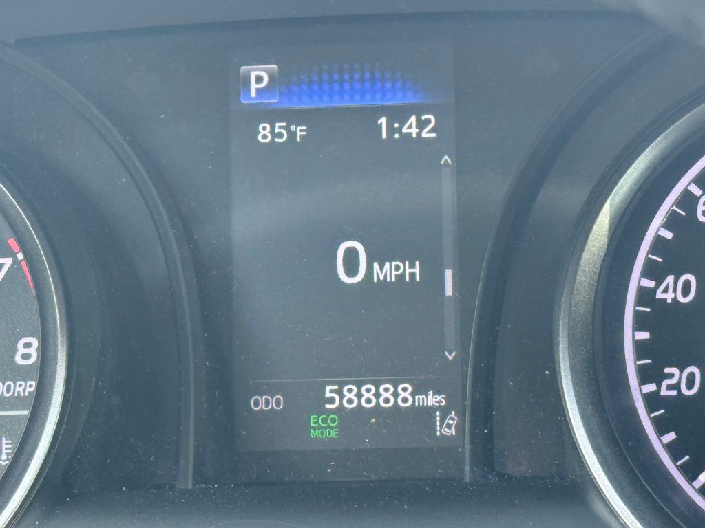 2023 Toyota Camry SE photo 3
