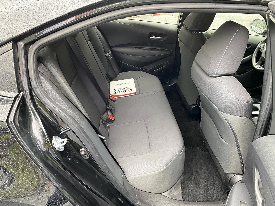 2021 Toyota Corolla LE photo 13