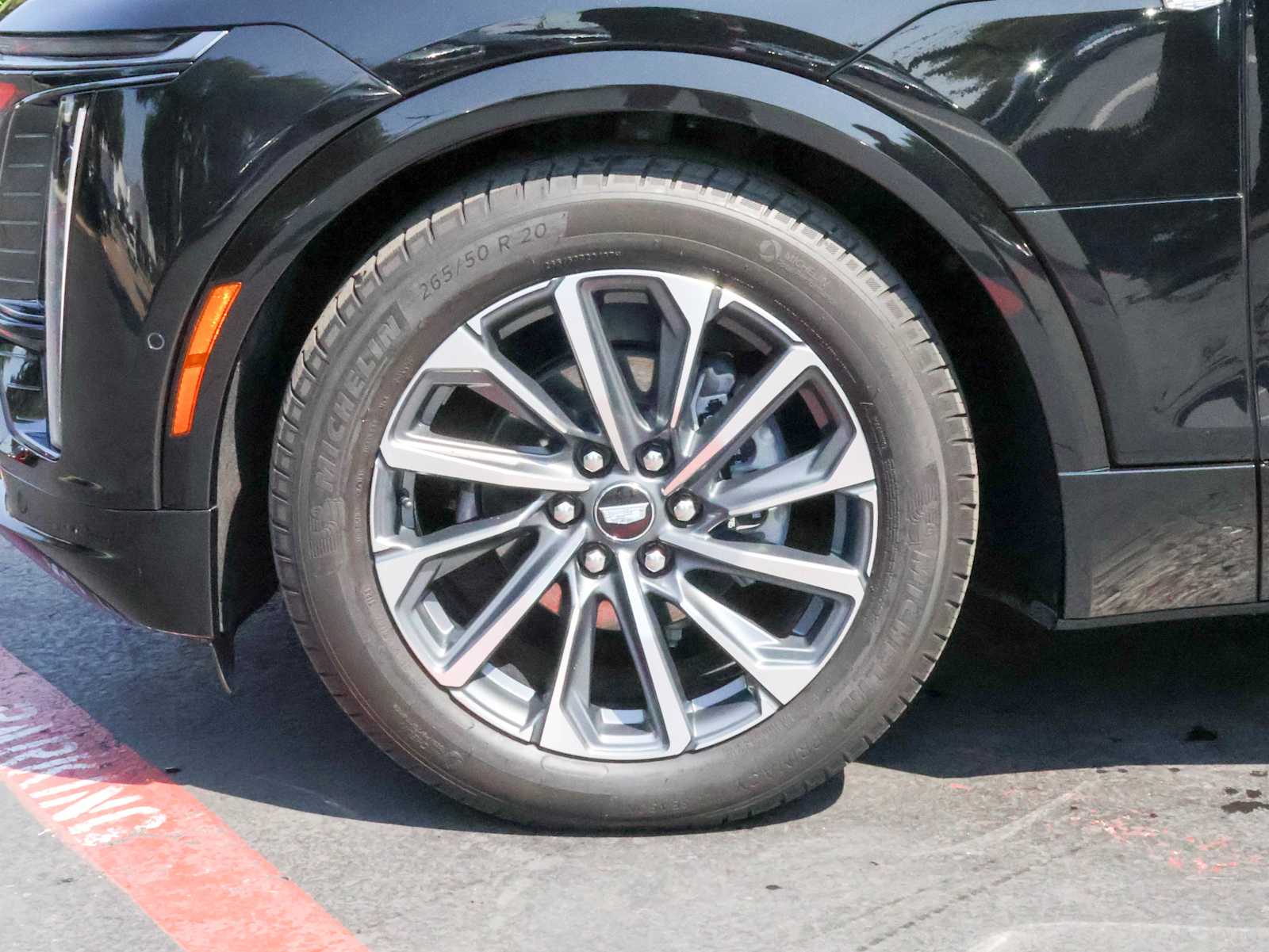 2024 Cadillac Lyriq Sport photo 2