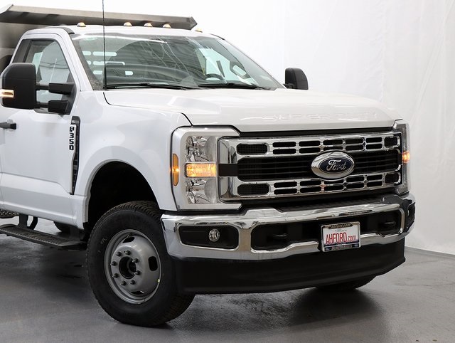 2024 Ford F-350 XL photo 2