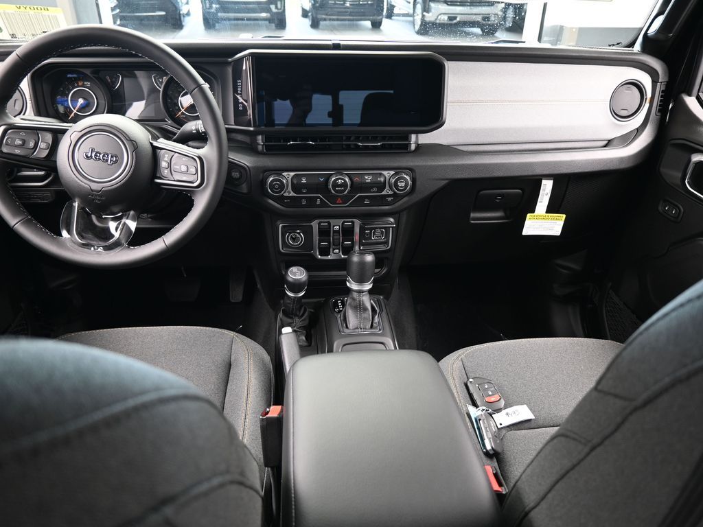 2025 Jeep Gladiator Sport S photo 30