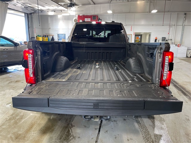 2023 Ford F-350 photo 21