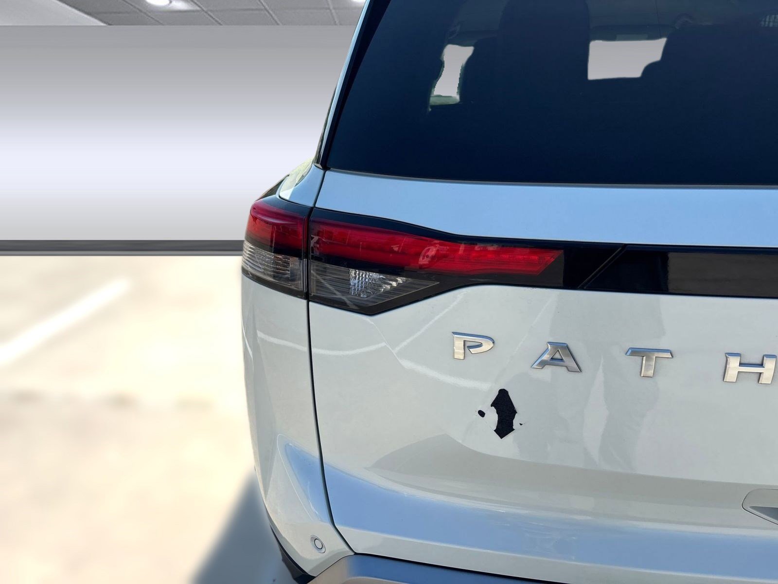 2022 Nissan Pathfinder SL photo 13