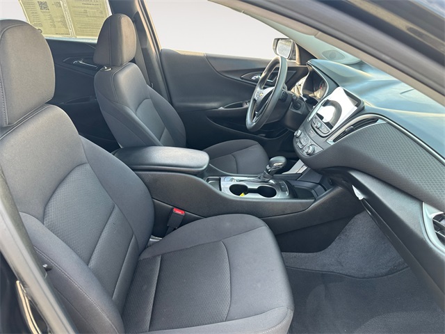 2022 Chevrolet Malibu LS photo 15