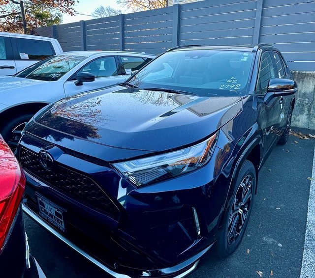 2025 Toyota RAV4 XSE's photo