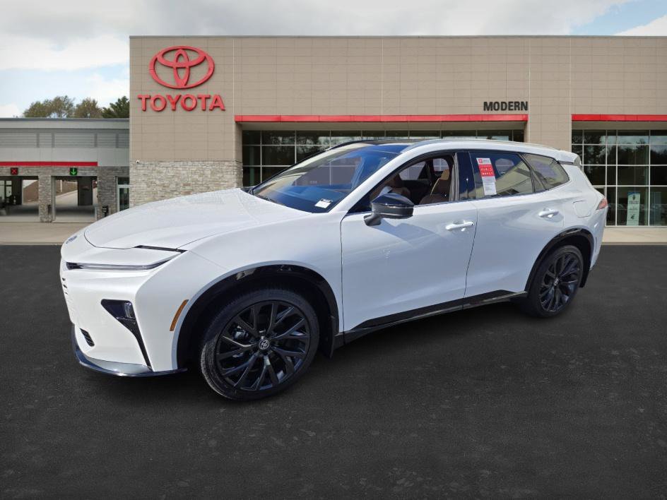 2025 Toyota Crown Signia Limited's photo