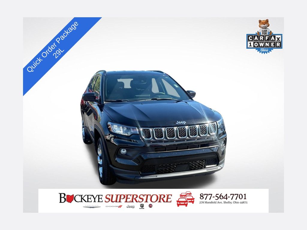2023 Jeep Compass Latitude Lux's photo