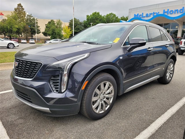 2023 Cadillac XT4 Premium Luxury photo 2