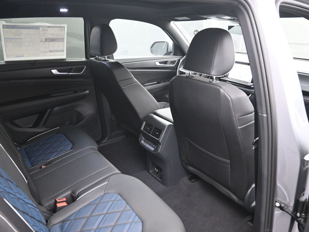 2025 Volkswagen Atlas Cross Sport SEL Premium R-Line photo 44