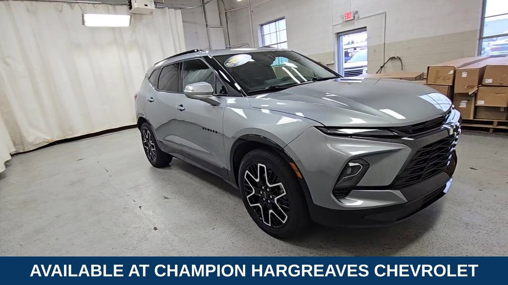 2023 Chevrolet Blazer RS photo 2