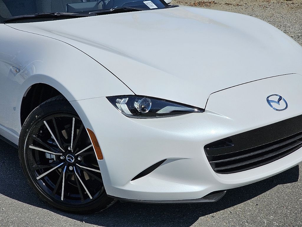 2025 Mazda MX-5 Miata Miata Grand Touring photo 3