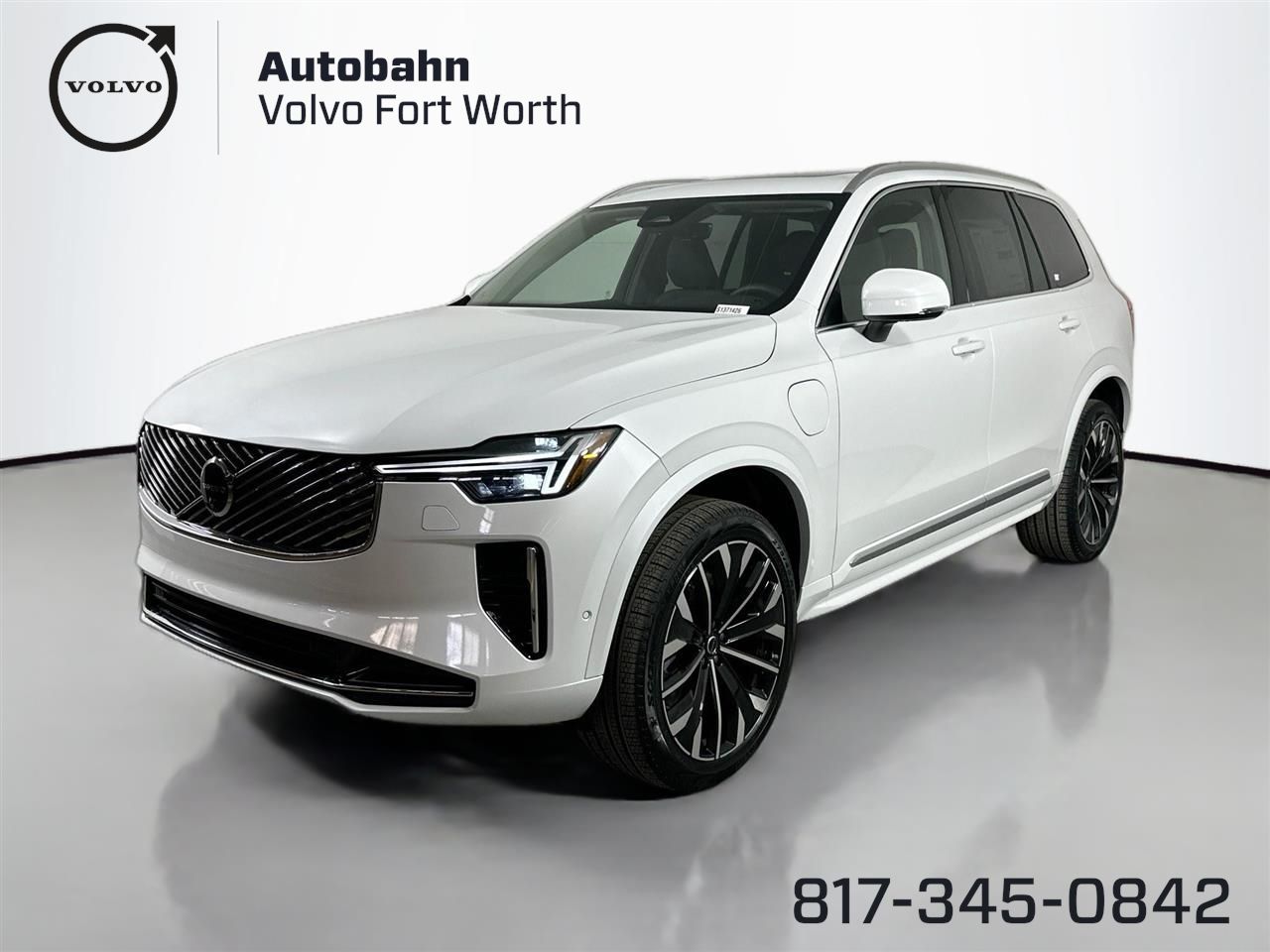 2025 Volvo XC90 Plus's photo