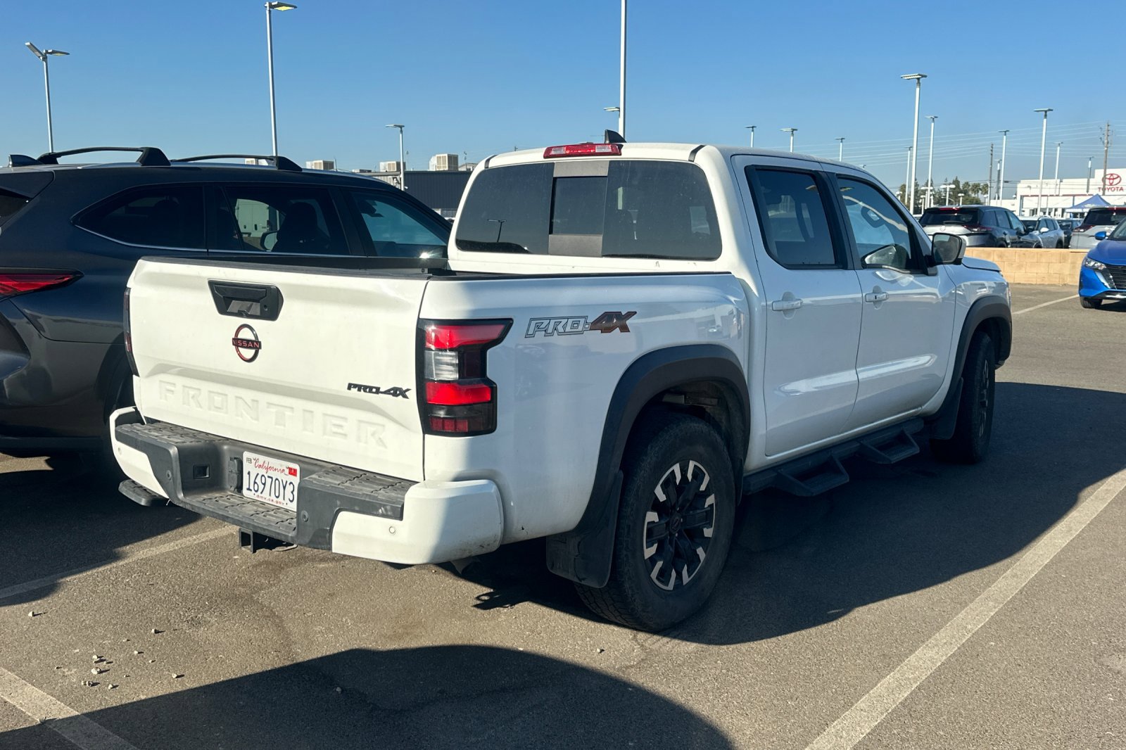 2023 Nissan Frontier PRO-4X photo 2