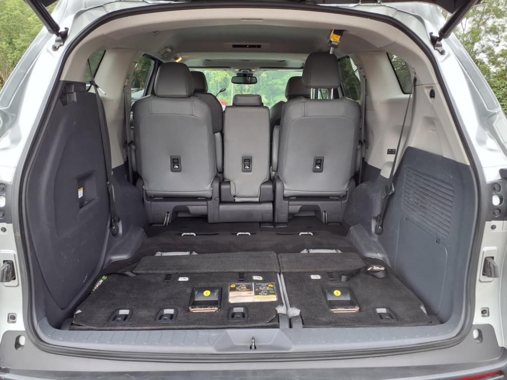 2021 Toyota Sienna XLE photo 20