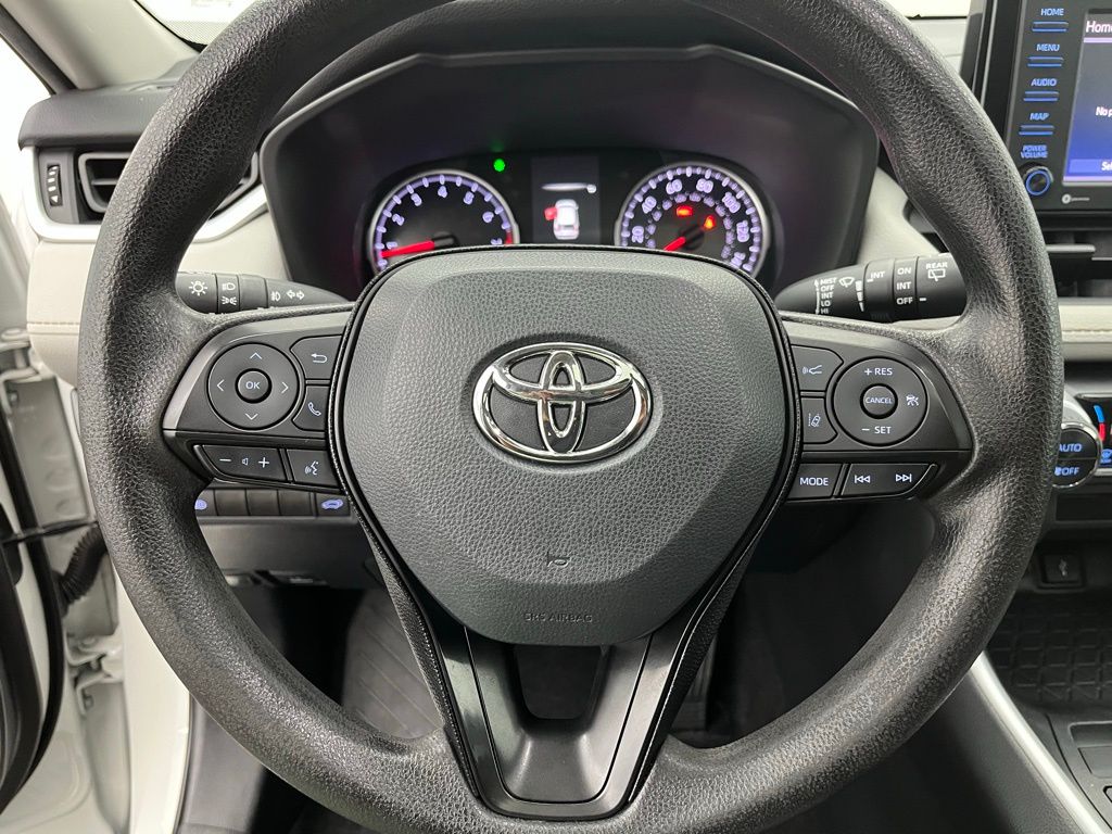 2021 Toyota RAV4 XLE photo 9