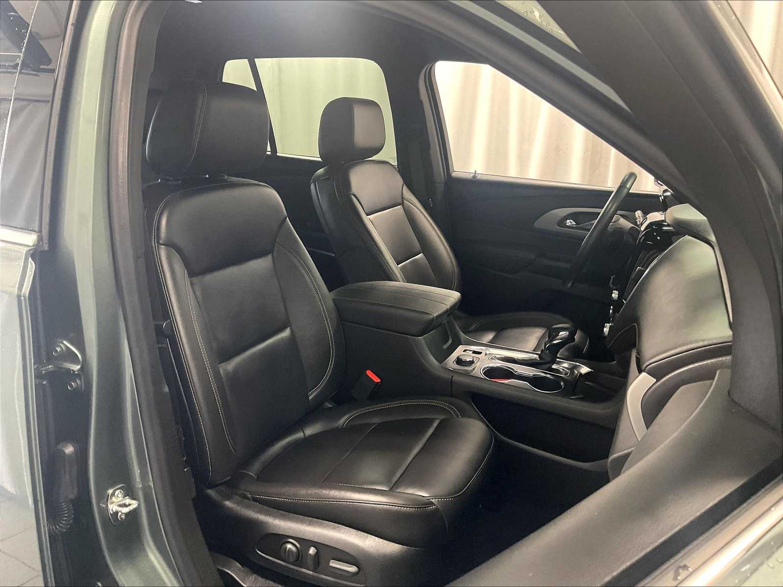 2023 Chevrolet Traverse Leather photo 11