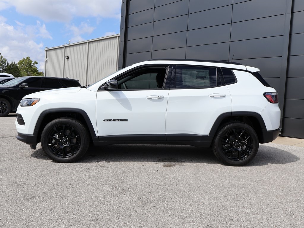 2026 Jeep Compass Latitude photo 2