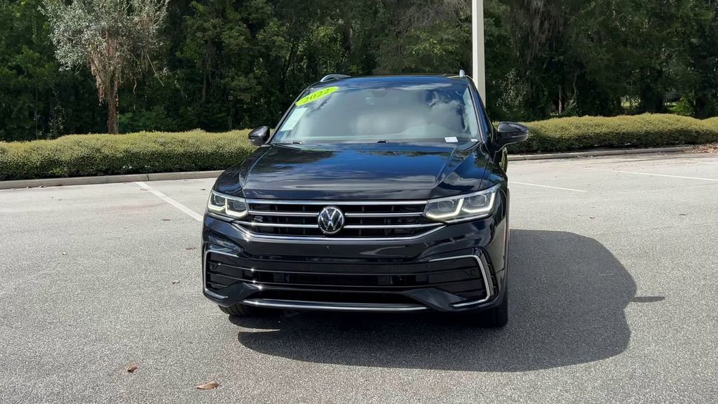 2022 Volkswagen Tiguan SEL Premium R-Line photo 3
