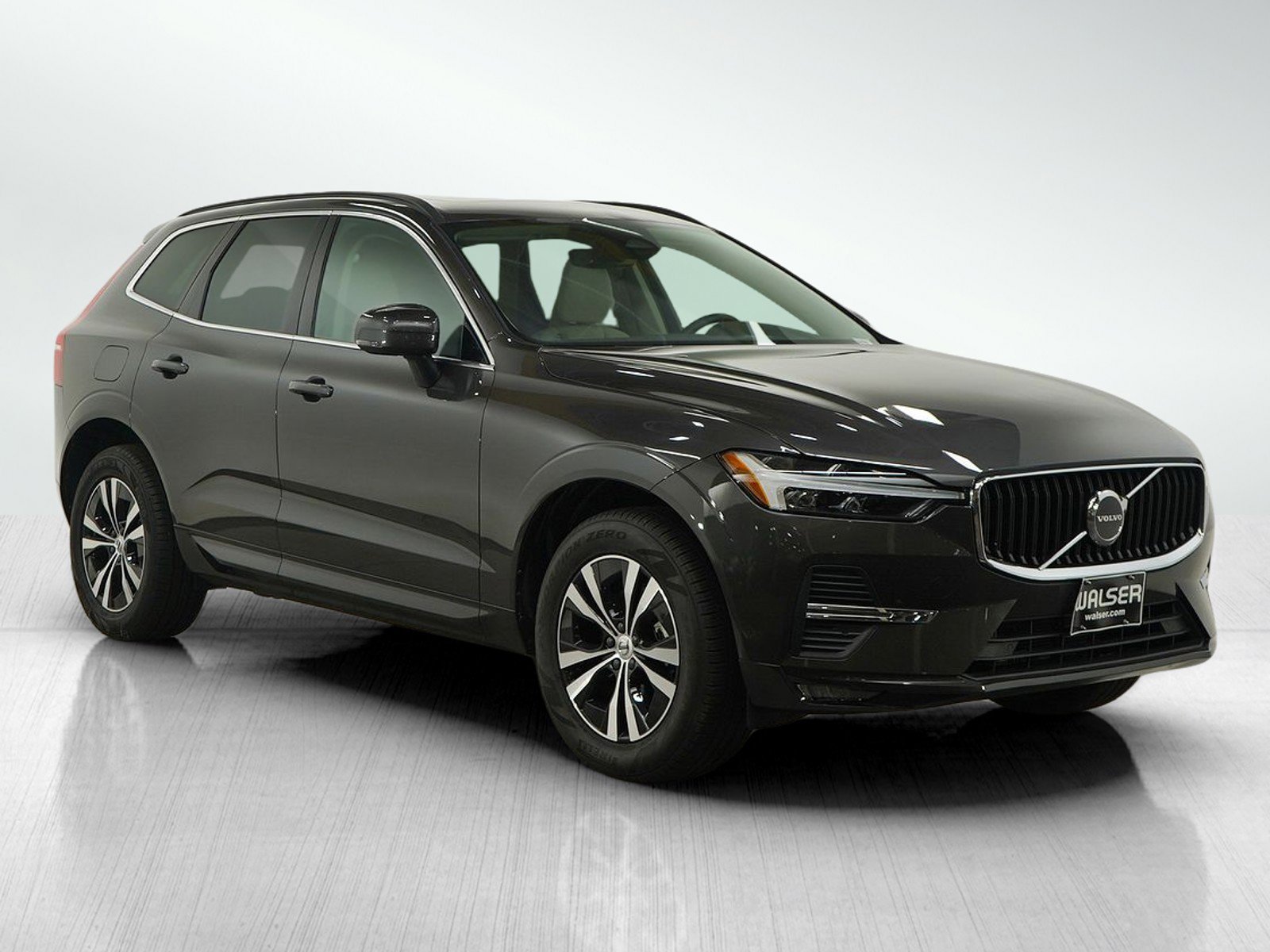 2023 Volvo XC60 B5 Core photo 7