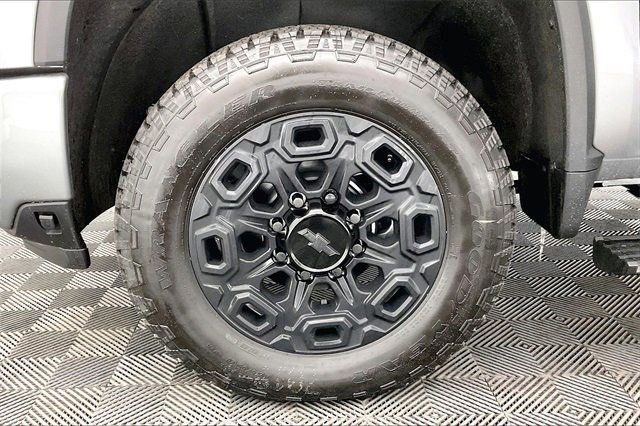 2025 Chevrolet Silverado 3500HD High Country photo 7