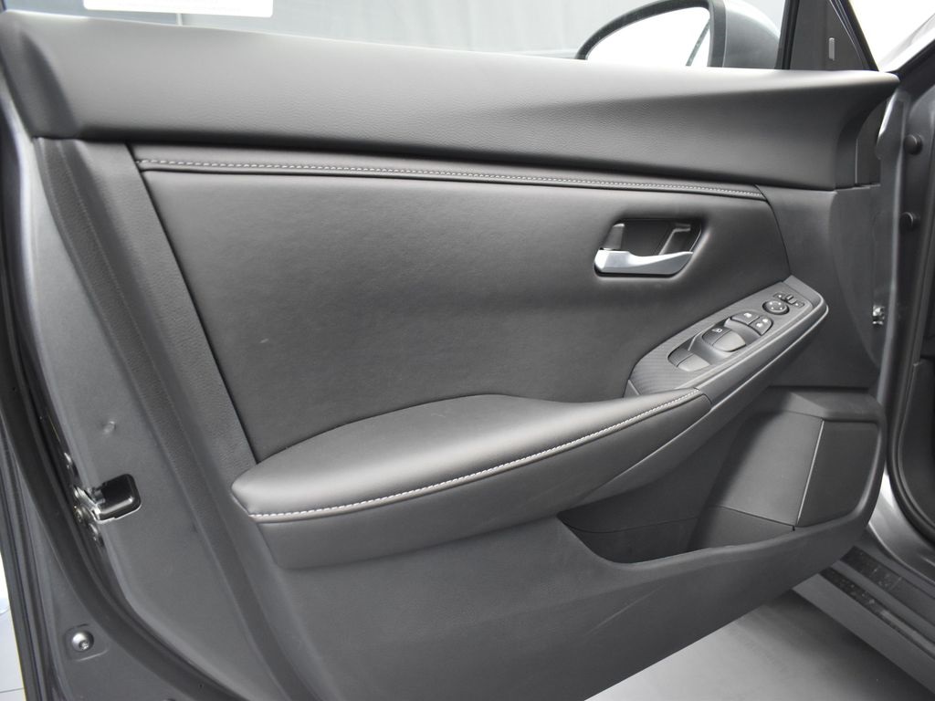 2025 Nissan Sentra SV photo 25