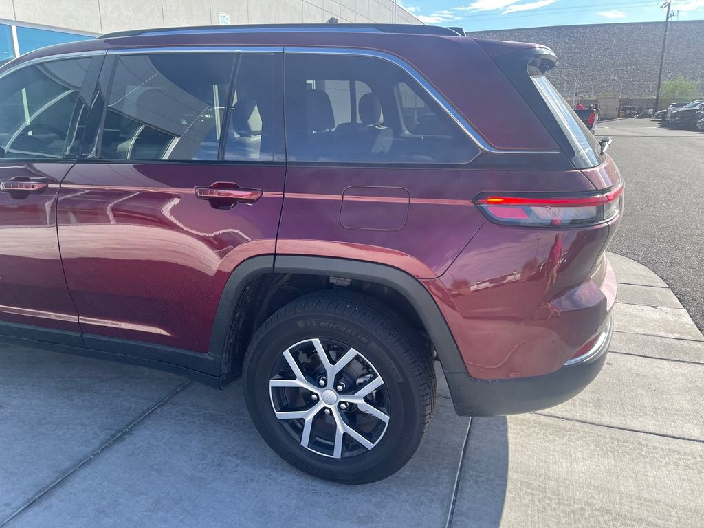 2023 Jeep Grand Cherokee Limited photo 14