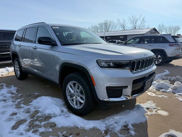 2025 Jeep Grand Cherokee L Laredo's photo