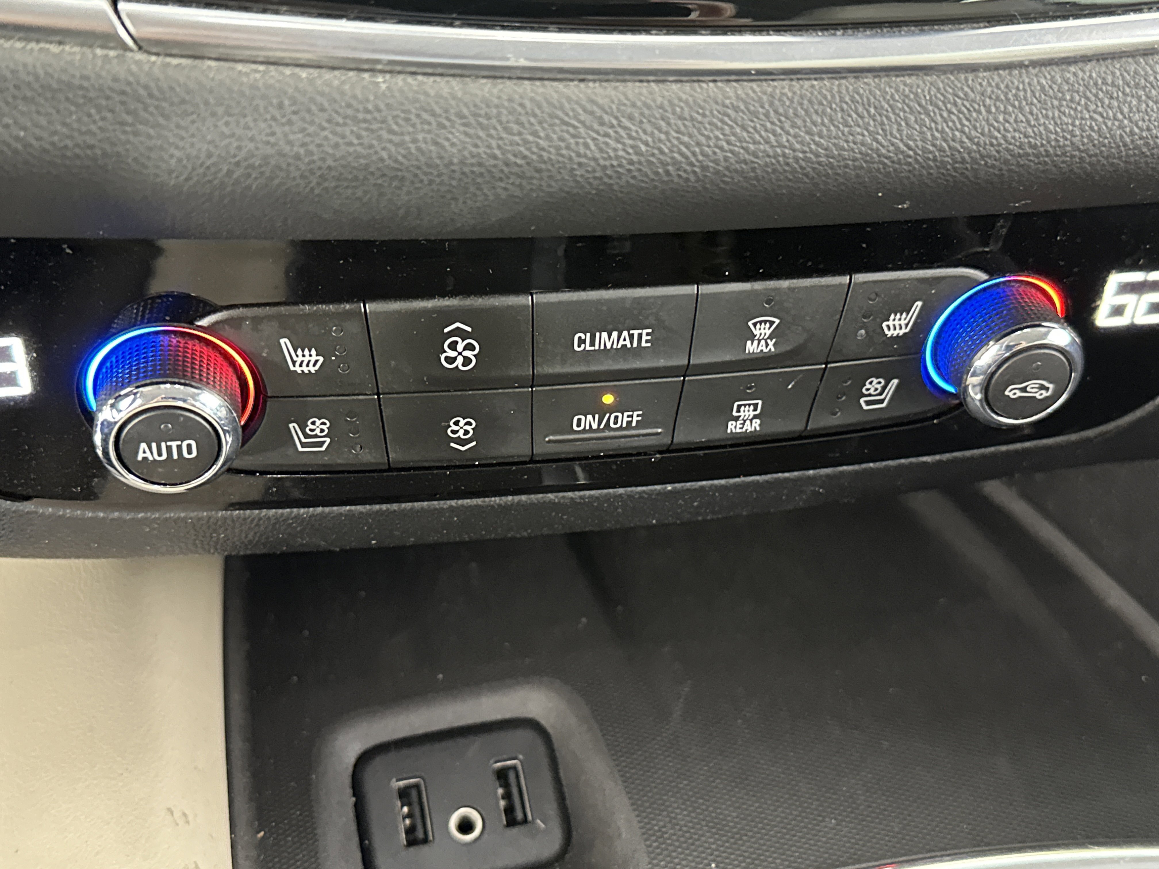 2018 Buick Enclave Premium photo 3