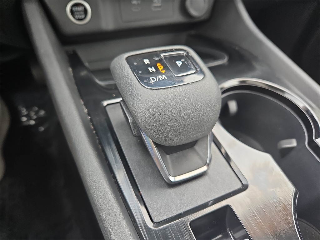 2022 Nissan Rogue SV photo 23