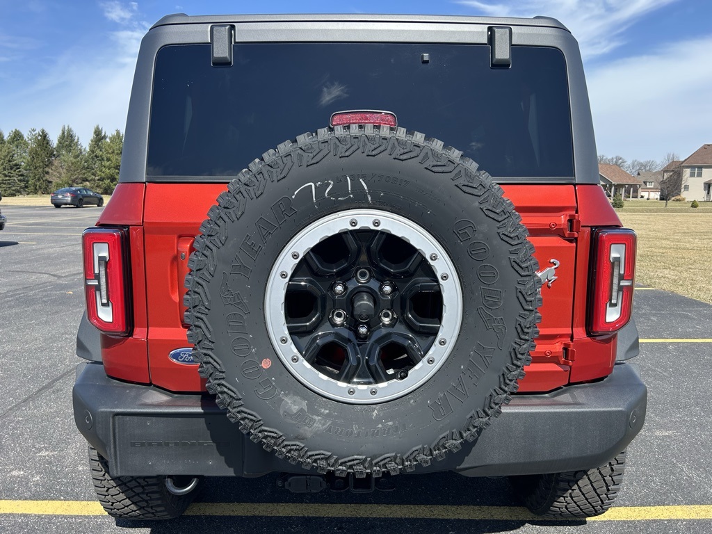 2024 Ford Bronco Outer Banks photo 6