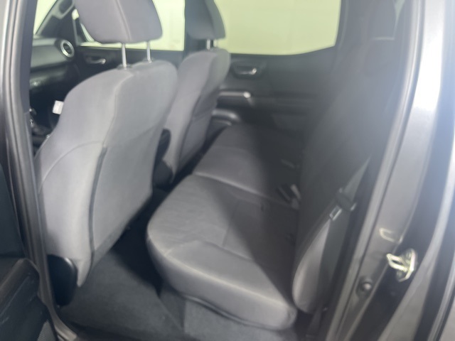 2017 Toyota Tacoma TRD Sport photo 15