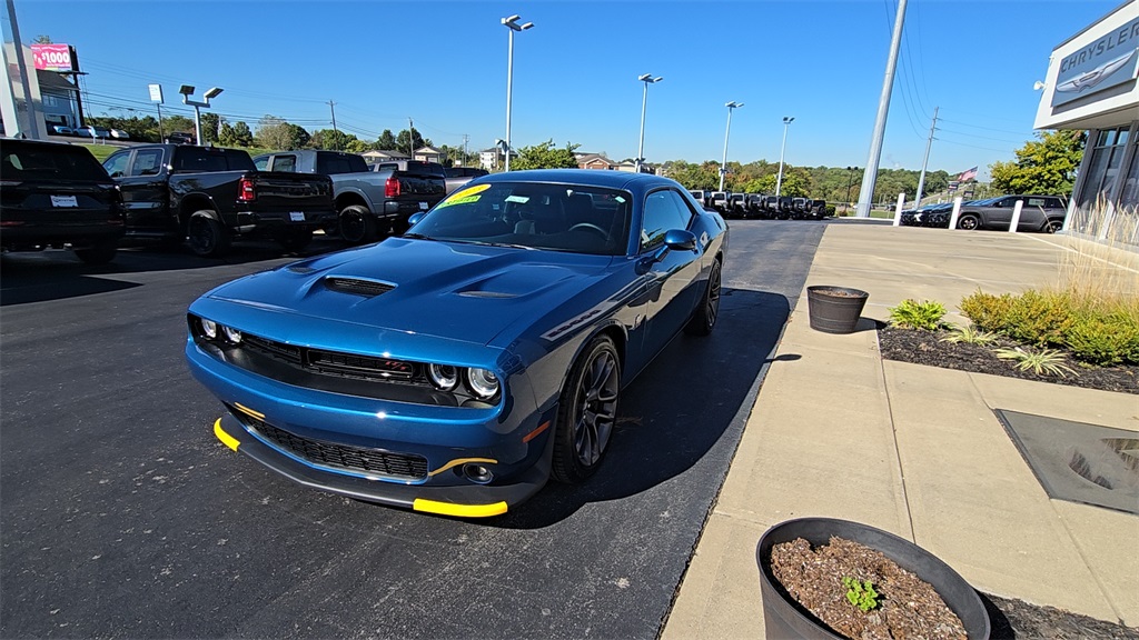 2023 Dodge Challenger R/T Scat Pack photo 2
