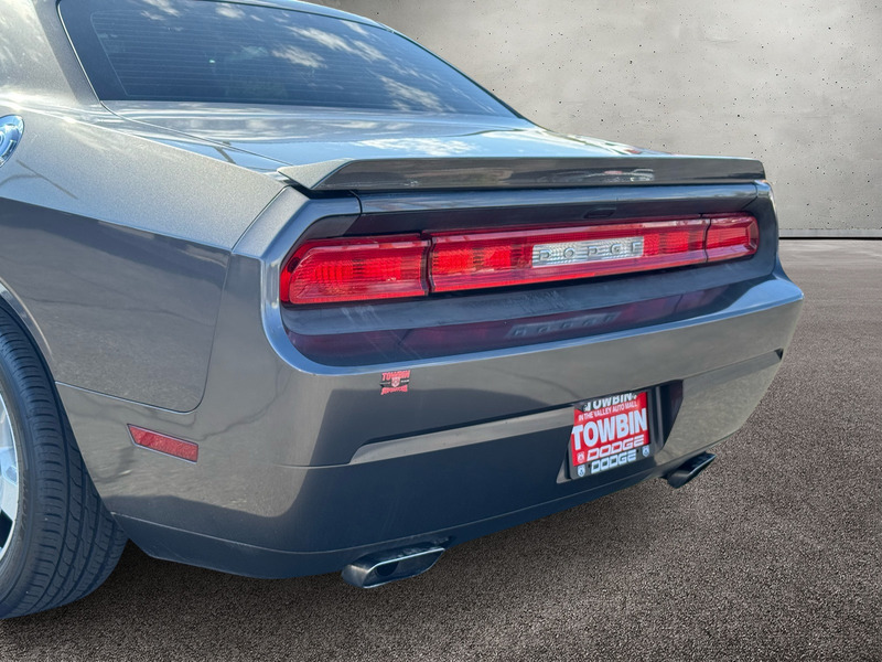 2013 Dodge Challenger R/T photo 4