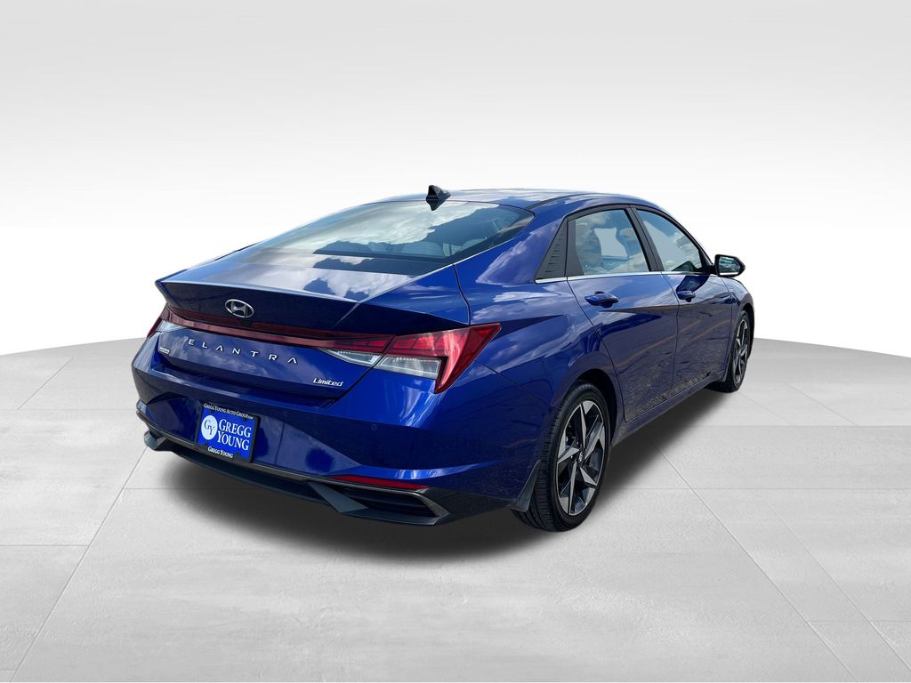 2022 Hyundai Elantra Limited photo 5